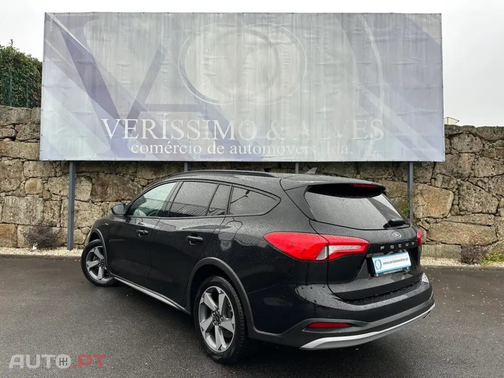 Ford Focus SW 1.0 EcoBoost Active Aut. — fotografia 2