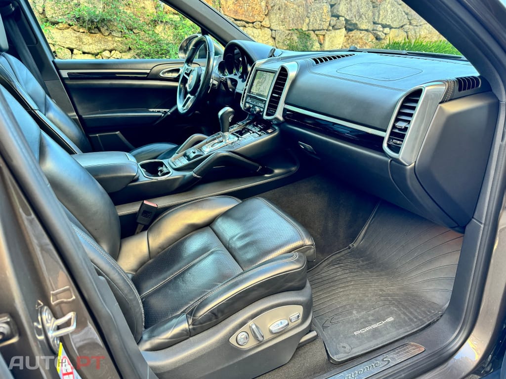 Porsche Cayenne S E-Hybrid Platinum Edition