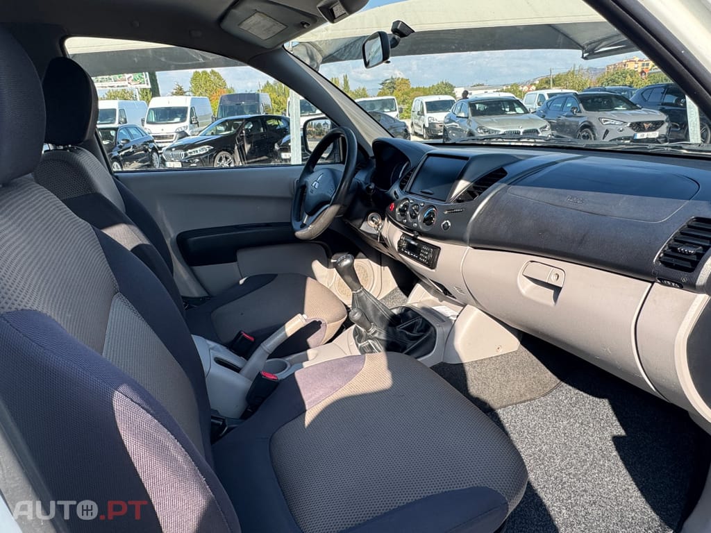 Mitsubishi L200 2.5 DI-D Club Invite 3L 4WD