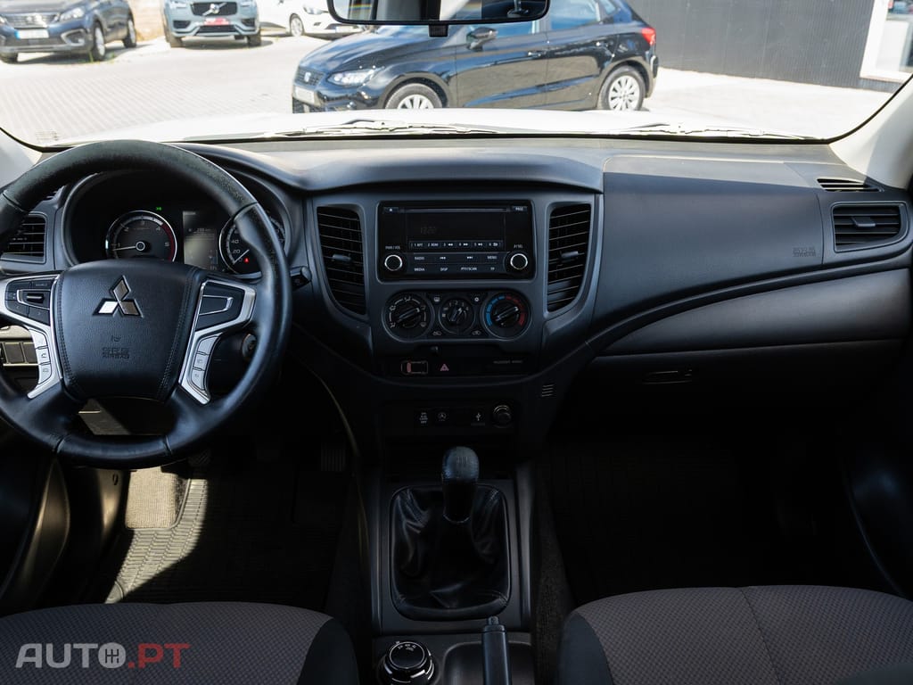 Mitsubishi L200 2.3 DI-D CD Invite Strakar Look 4WD