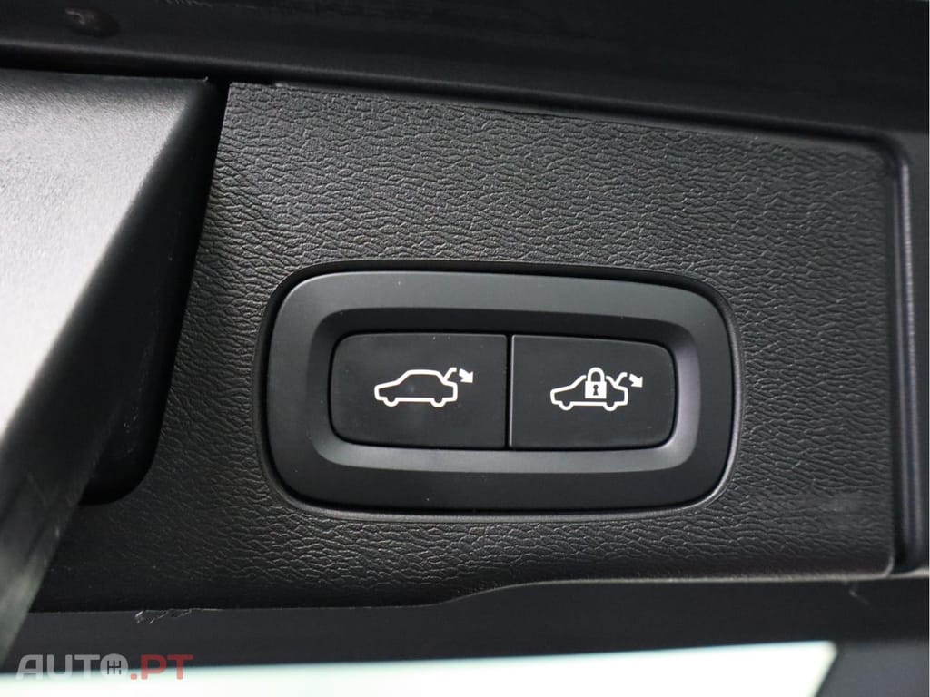 Volvo XC60 2.0 T6 PHEV Black Edition AWD