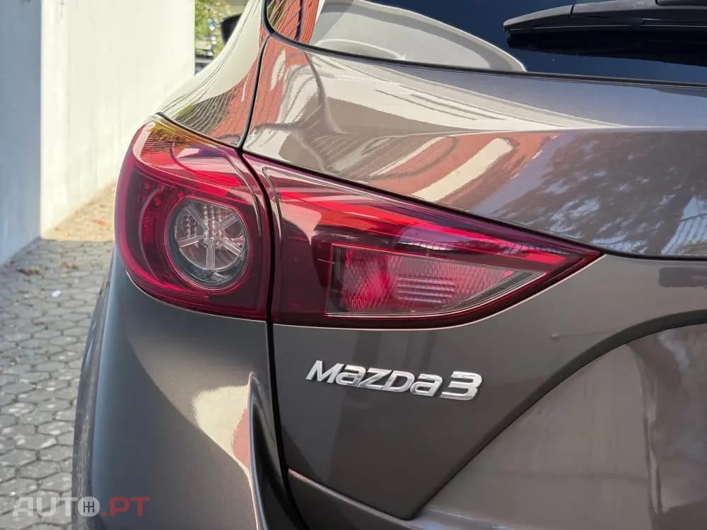 Mazda 3 1.5 Sky-G Evolve HS Navi