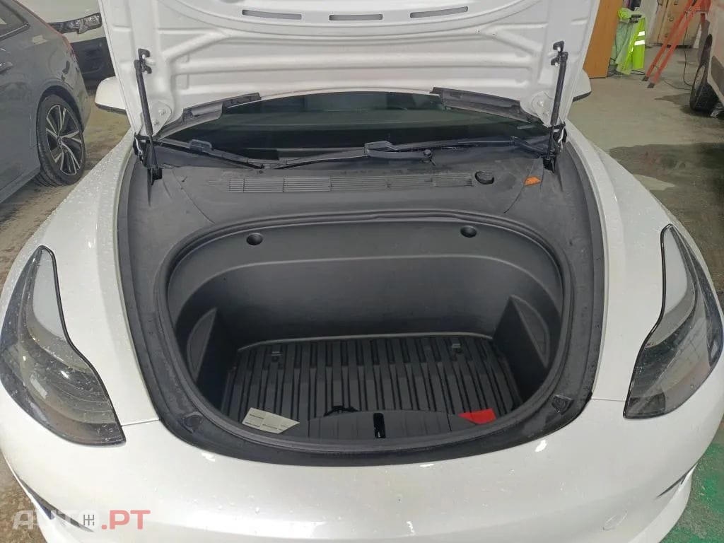 Tesla Model 3 Standard Range Plus RWD