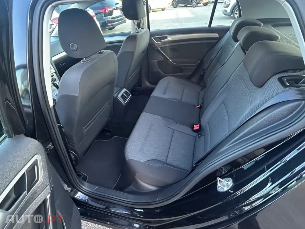 Volkswagen Golf 1.6 TDi Trendline DSG