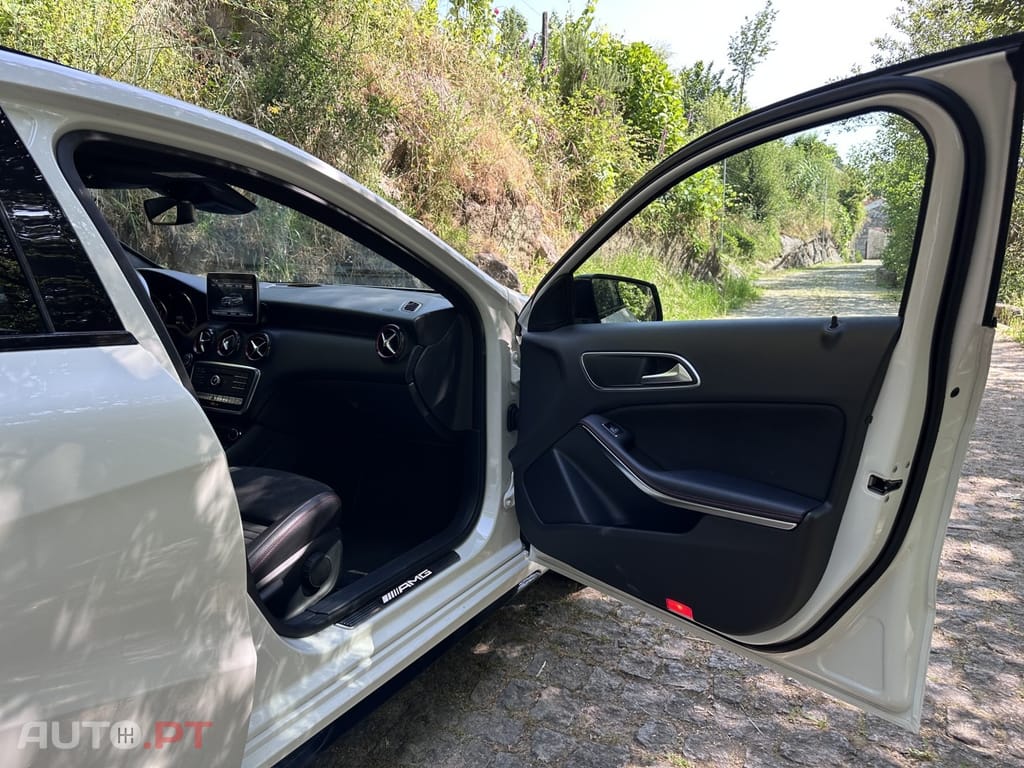 Mercedes-Benz A 45 AMG 4Matic Speedshift 7G-DCT