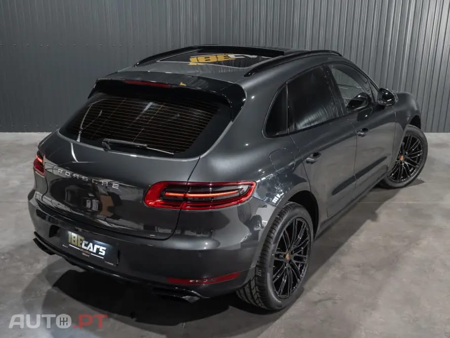 Porsche Macan PDK