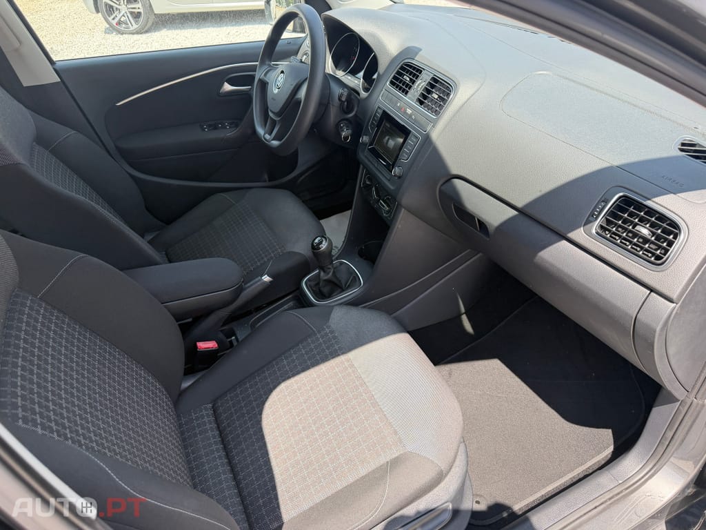 Volkswagen Polo 1.0 Confortline