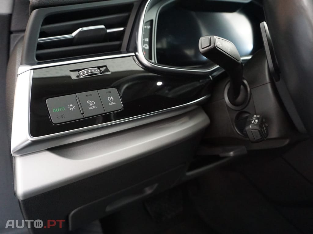 Audi Q8 55 TFSIe quattro Tiptronic competition plus