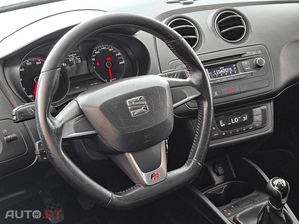 SEAT Ibiza 1.2 TSI FR — fotografia 11