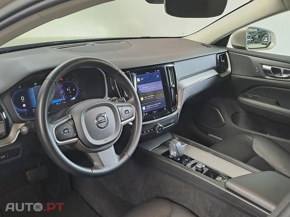 Volvo V60 2.0 B4 Momentum Core Geartronic