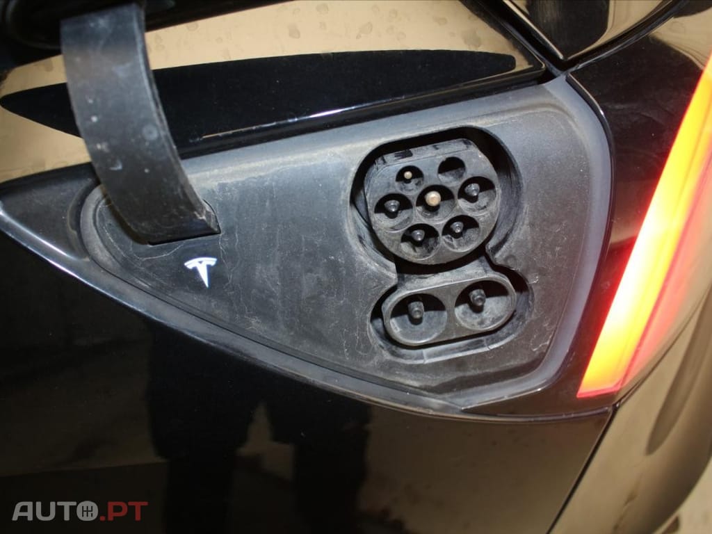Tesla Model 3 AWD Dual Motor Performance