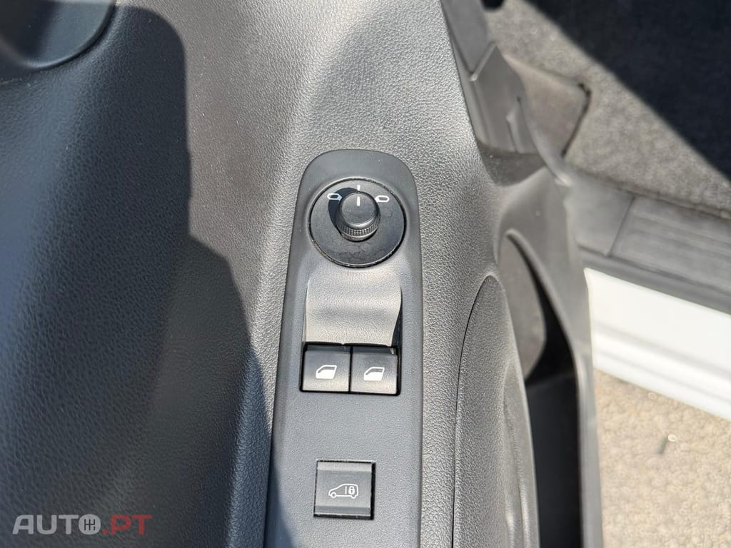 Opel Combo 1.5 D L2H1 Enjoy 102Cv | CARPLAY | IVA DEDUTÍVEL