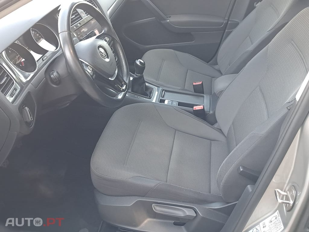 Volkswagen Golf 1.6 TDi Confortline