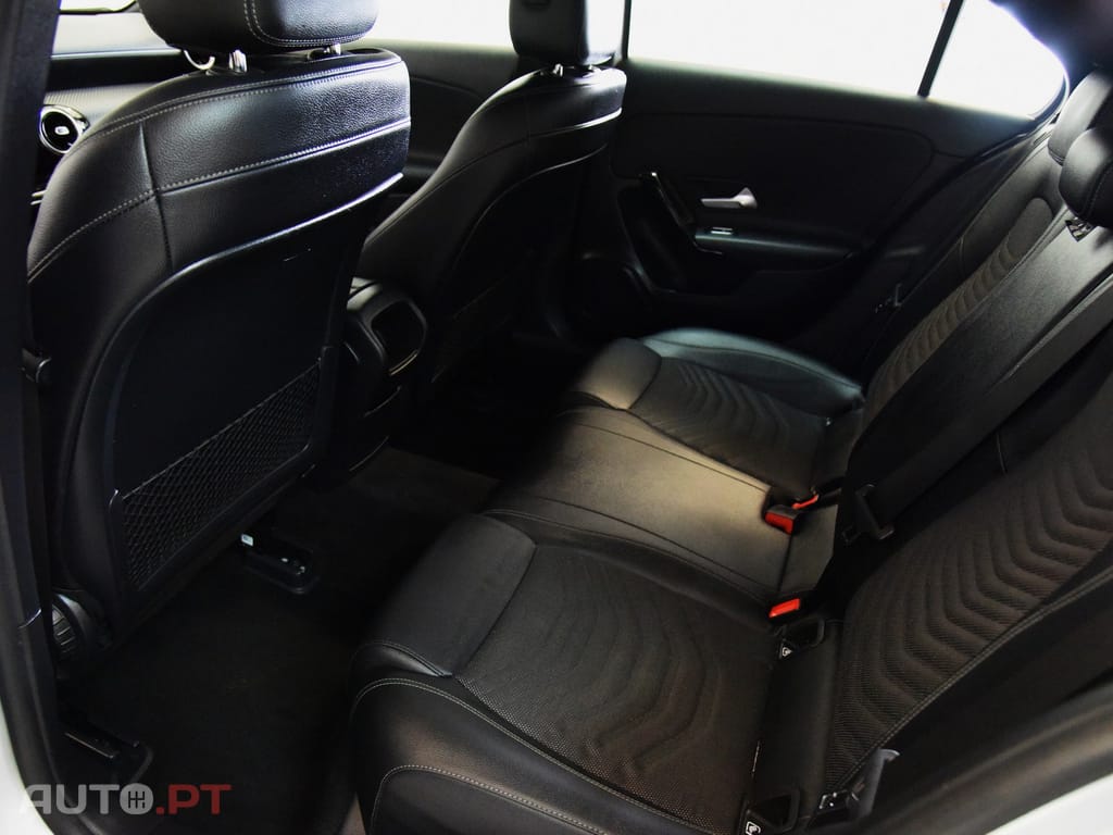 Mercedes-Benz A 180 D AUTO. SEDAN