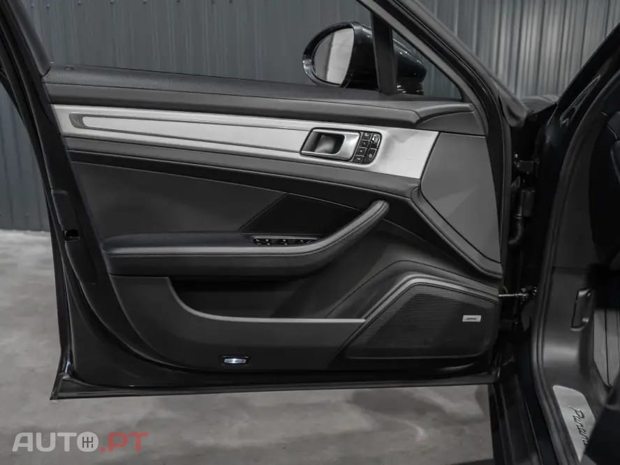 Porsche Panamera 4 E-Hybrid