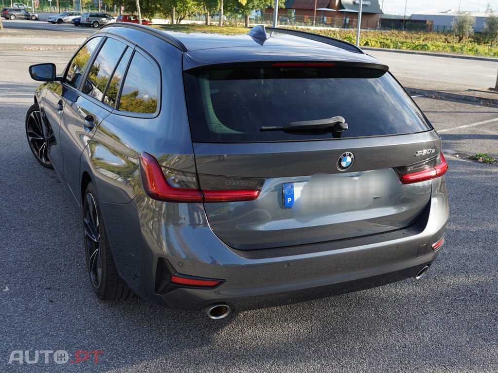 BMW 330 e touring auto
