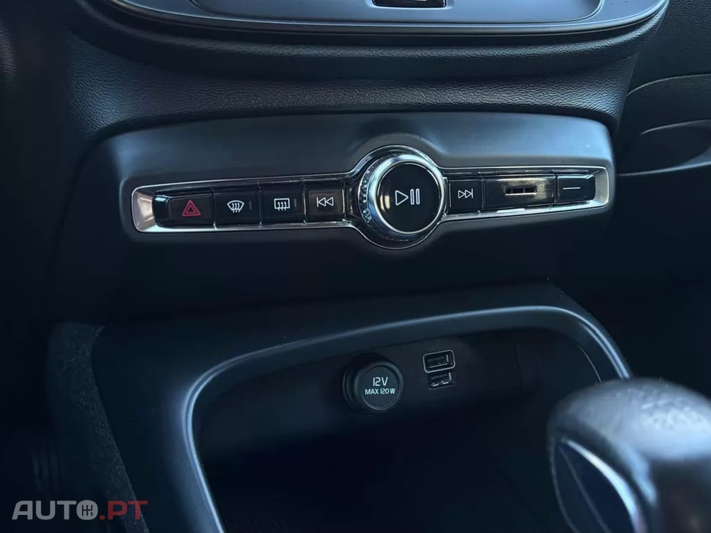 Volvo XC 40 1.5 T2 Momentum Core — fotografia 22
