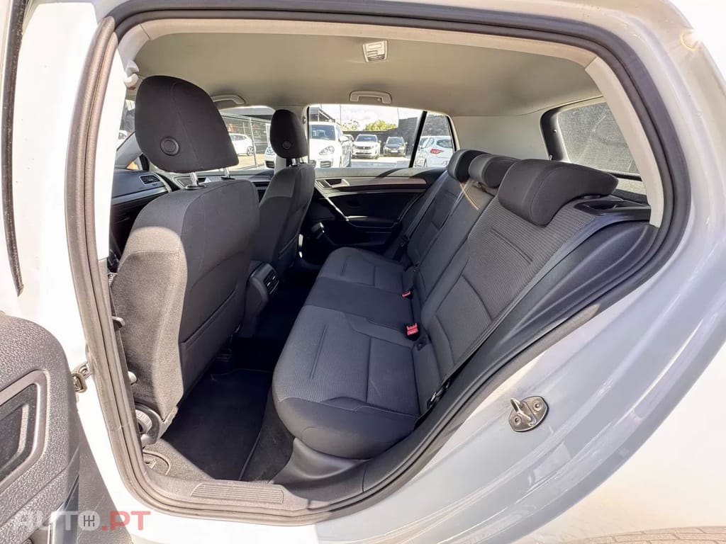Volkswagen e-Golf Standard