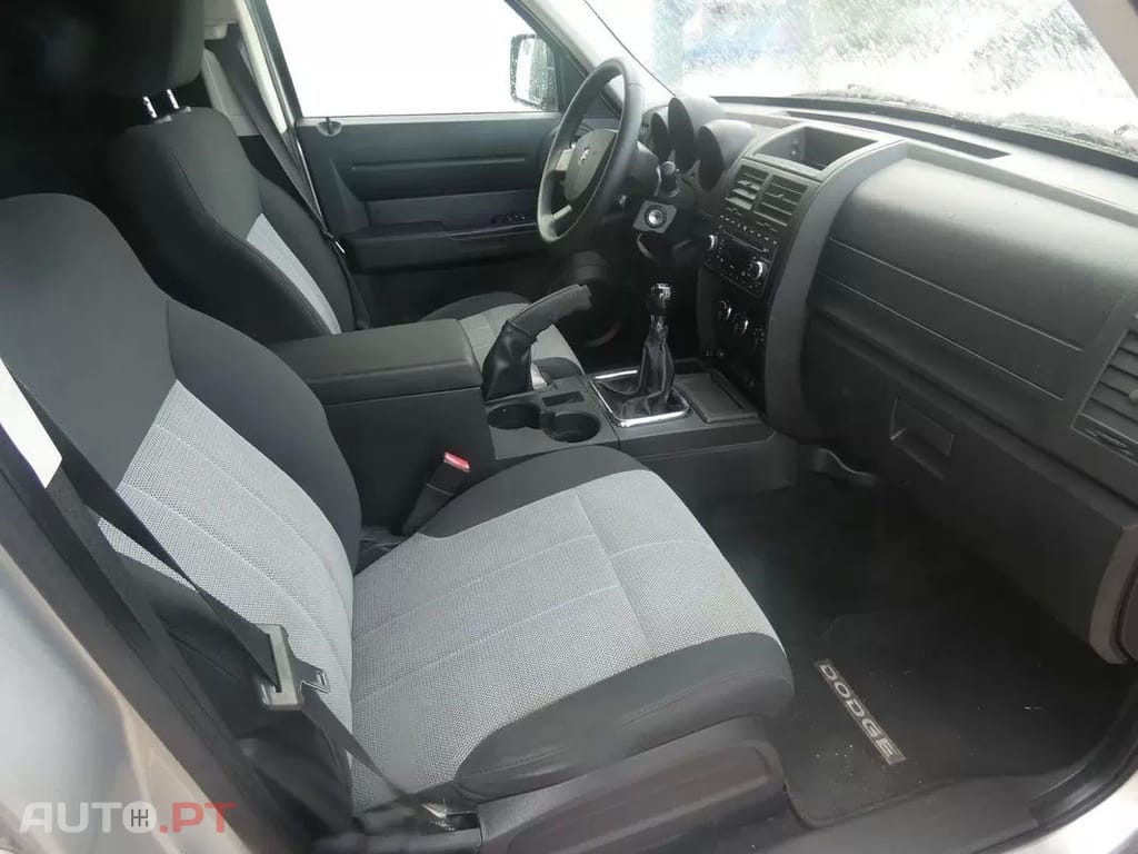 Dodge Nitro  2 8 Crd Dpf Se 2wd