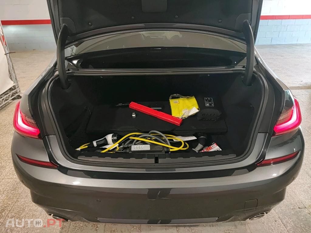 BMW 330 e Pack M Auto