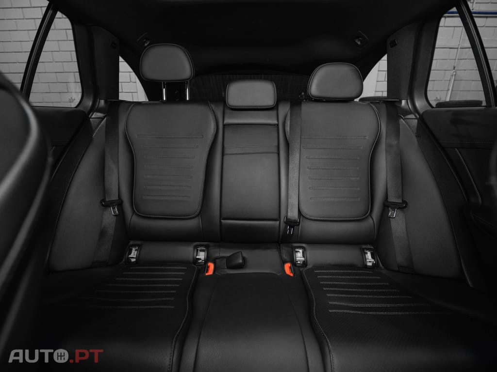 Mercedes-Benz C 300 e T 9G-TRONIC AMG Line