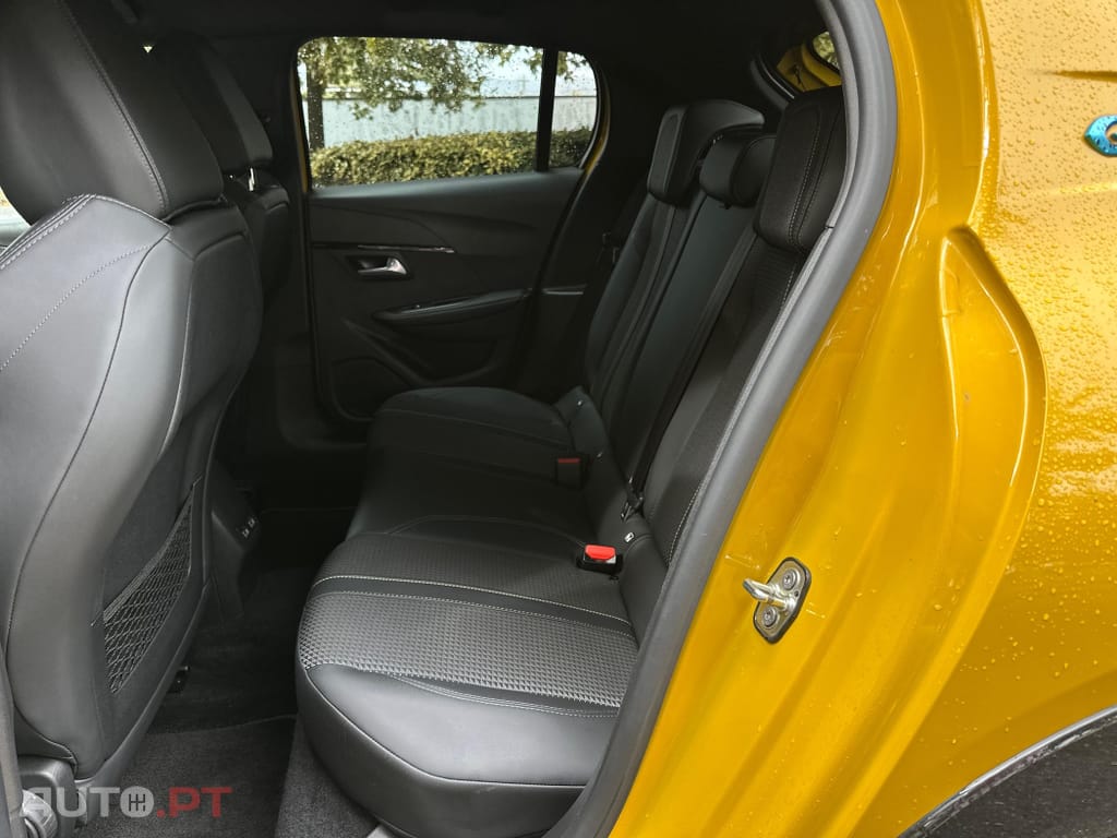 Peugeot E-208 50 kWh GT Pack