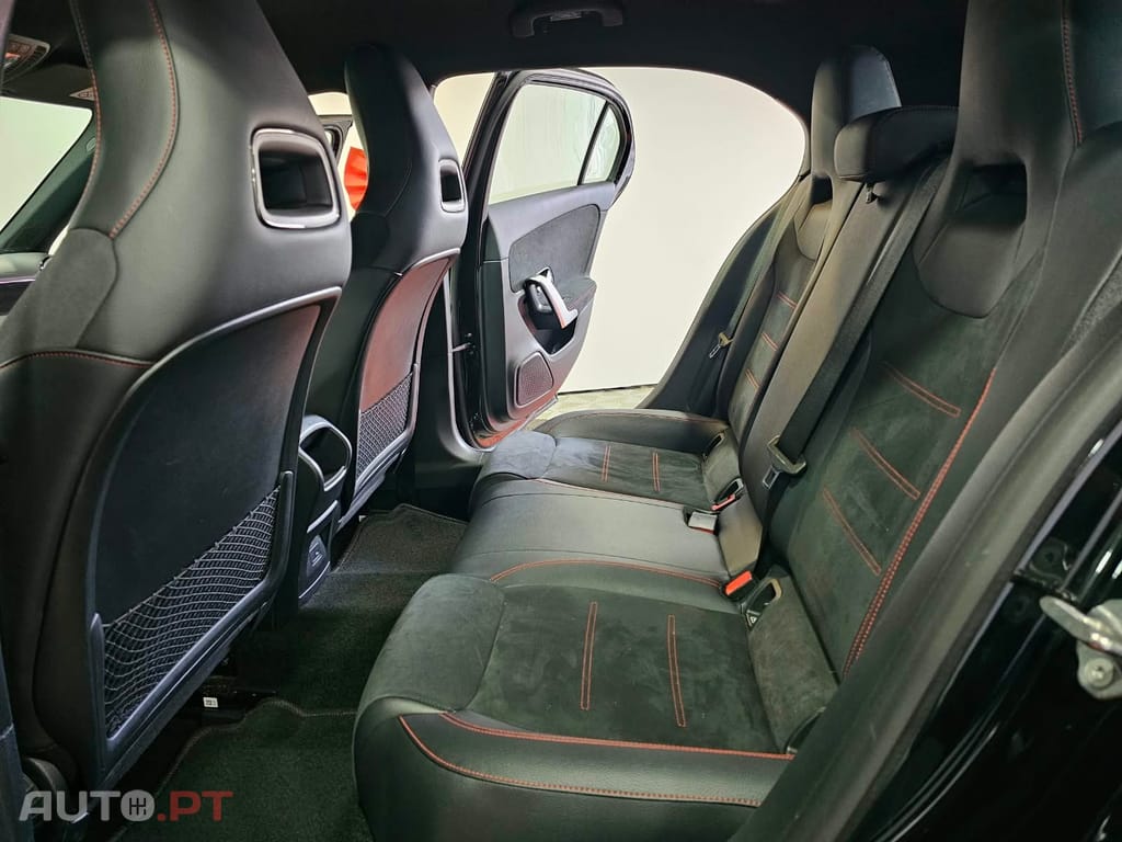 Mercedes-Benz A 250 e AMG Line