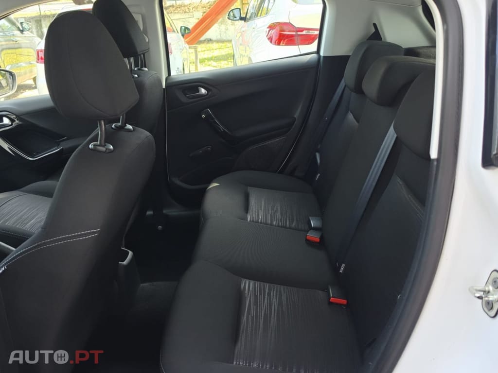 Peugeot 208 1.4 HDi