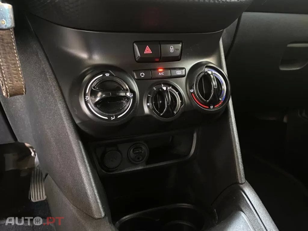 Peugeot 208 1.2 VTi SE Style