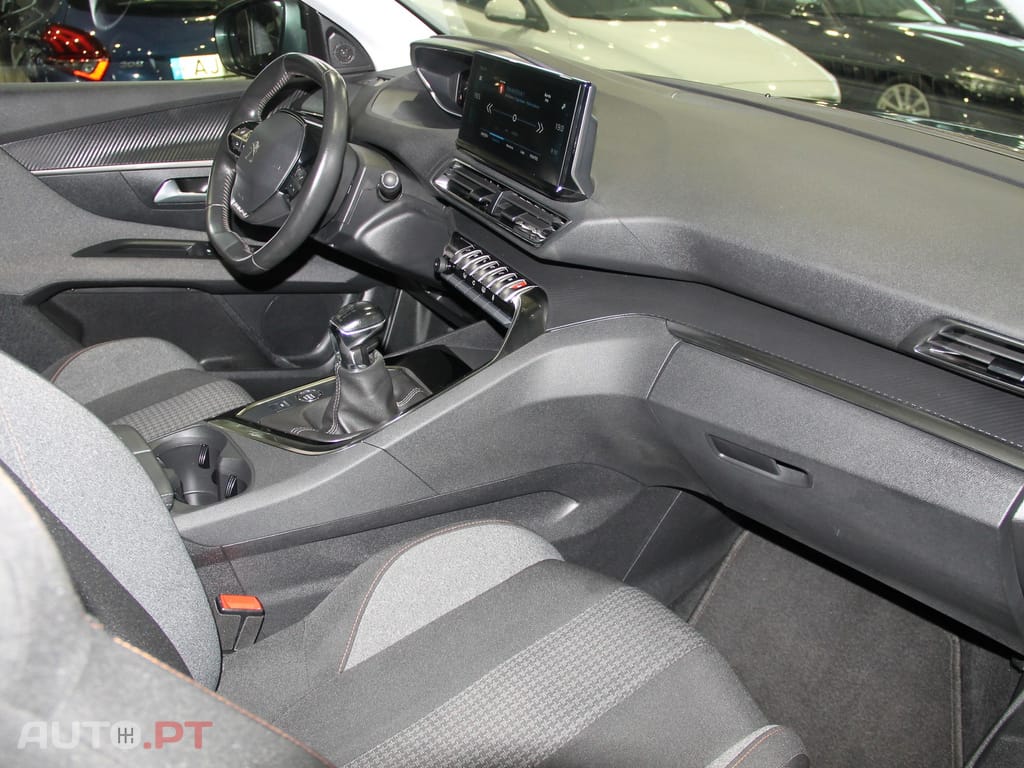 Peugeot 3008 1.5 BlueHDi Active