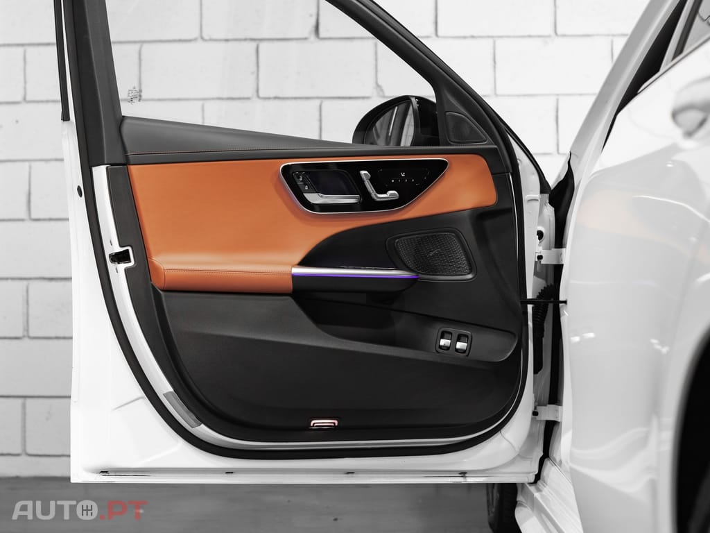 Mercedes-Benz C 300 e 9G-TRONIC AMG Line