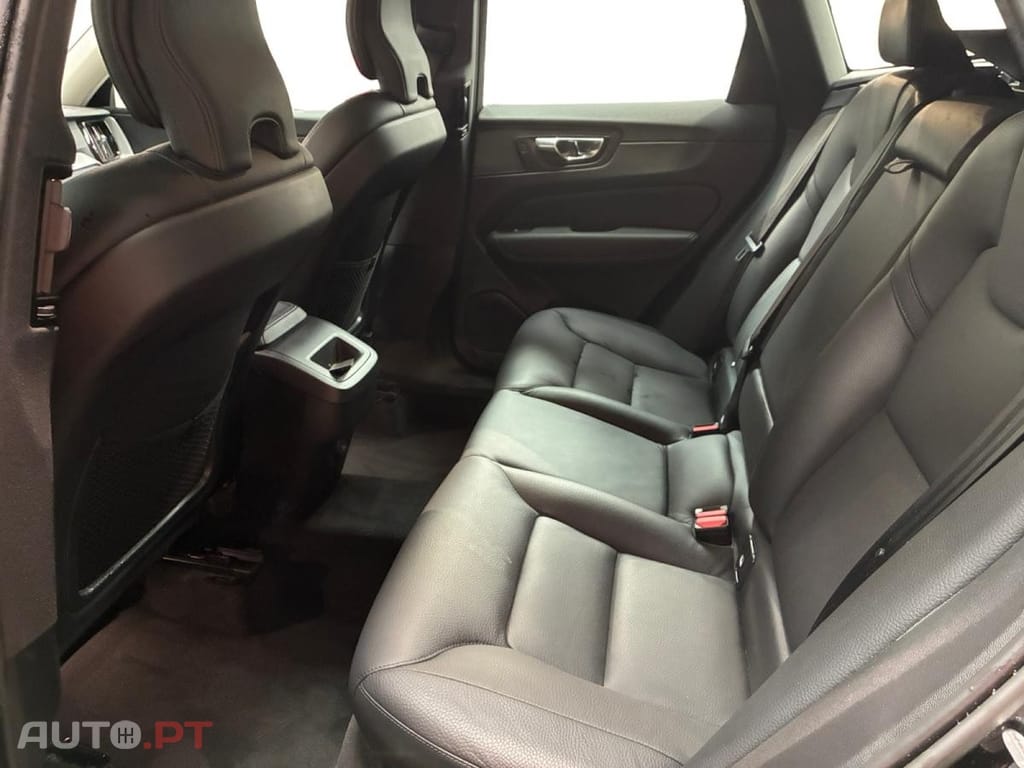 Volvo XC60 B4 Geartronic Plus Style Dark