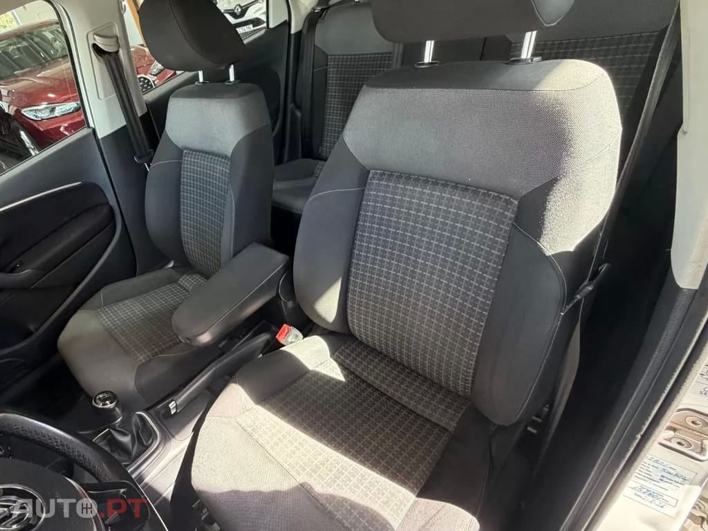 Volkswagen Polo 1.0 Confortline