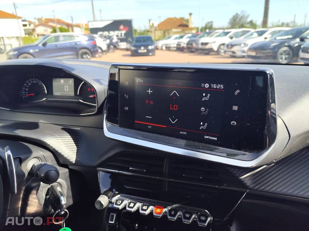 Peugeot 2008 1.2 PureTech Allure EAT8