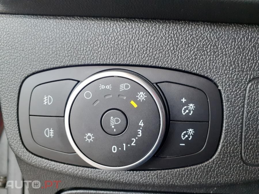 Ford Focus SW 1.5 TDCi EcoBlue Business — fotografia 10