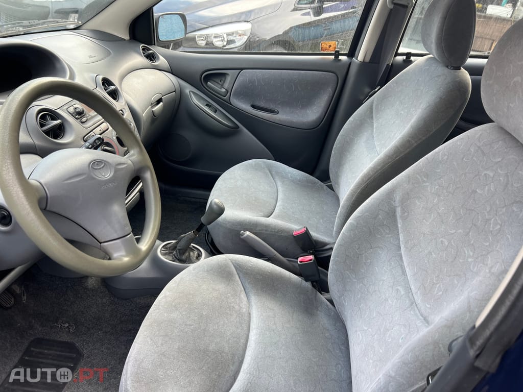 Toyota Yaris 1.0 Luna