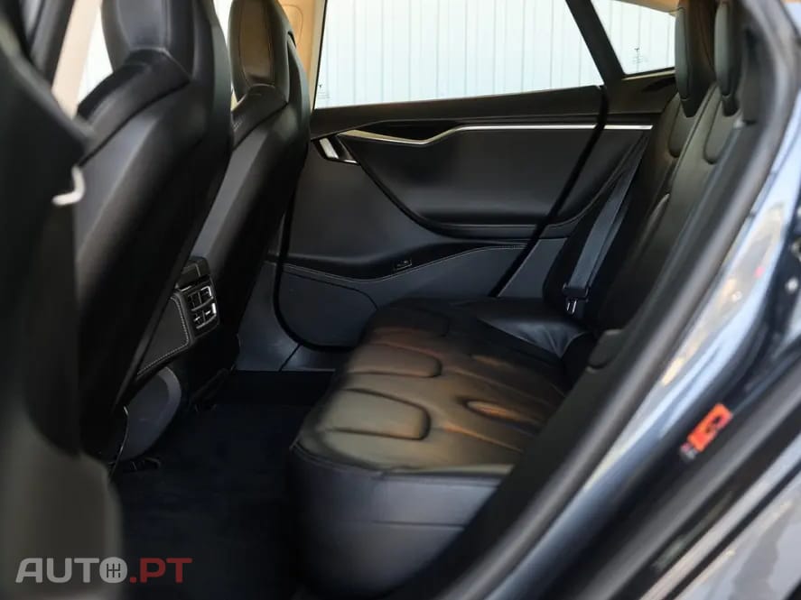 Tesla Model S Dual Motor AWD