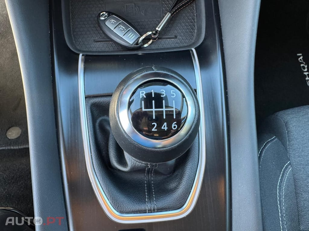 Nissan Qashqai 1.3 DIG-T N-Connecta J18