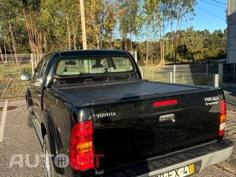 Toyota Hilux Tracker