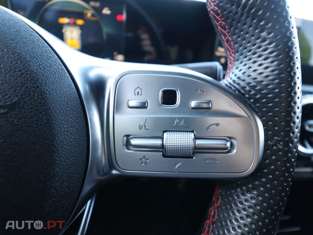 Mercedes-Benz A 180 d AMG Line Aut. — fotografia 15