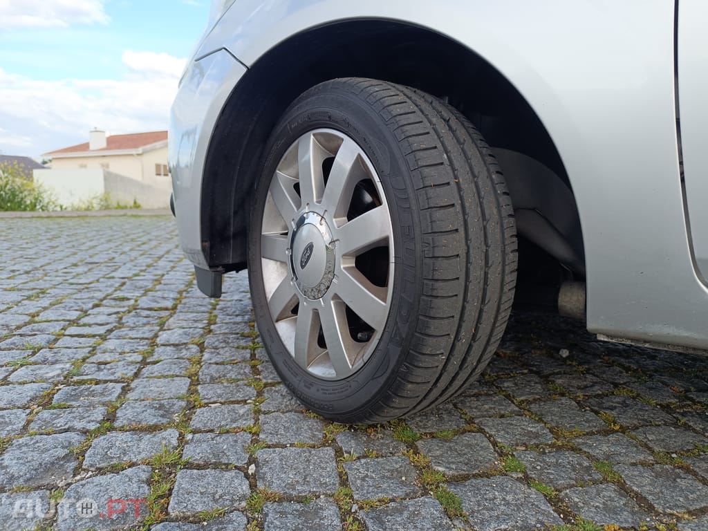 Ford Fiesta 1.25 First Edition - Um dono