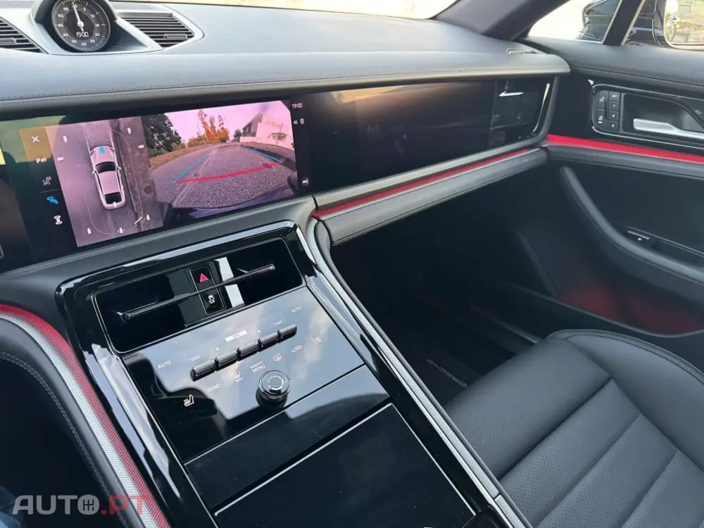 Porsche Panamera 4 E-Hybrid