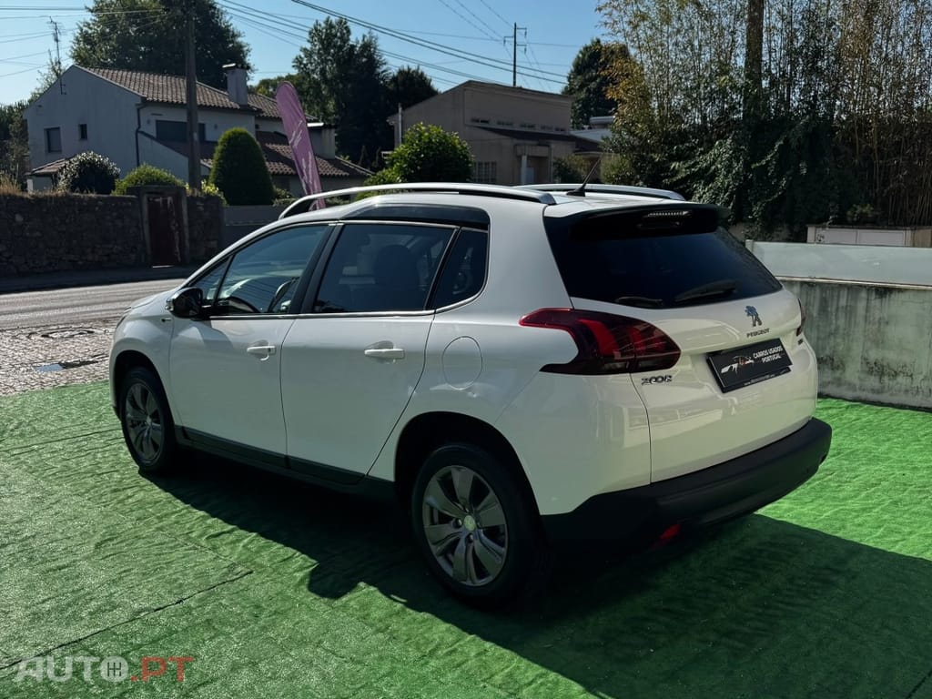 Peugeot 2008 1.2 PureTech Style