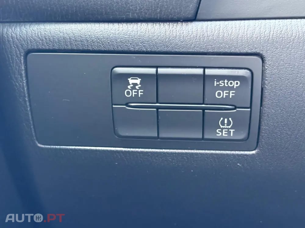 Mazda 3 1.5 Sky-G Evolve HS Navi