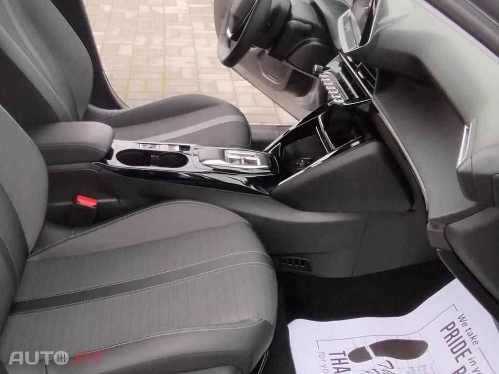 Peugeot E-208 50 kWh Allure Pack