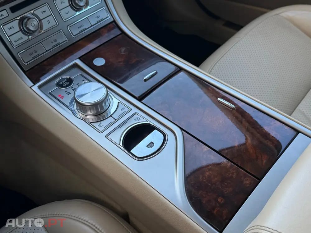 Jaguar XF 2.7 D V6 Luxury