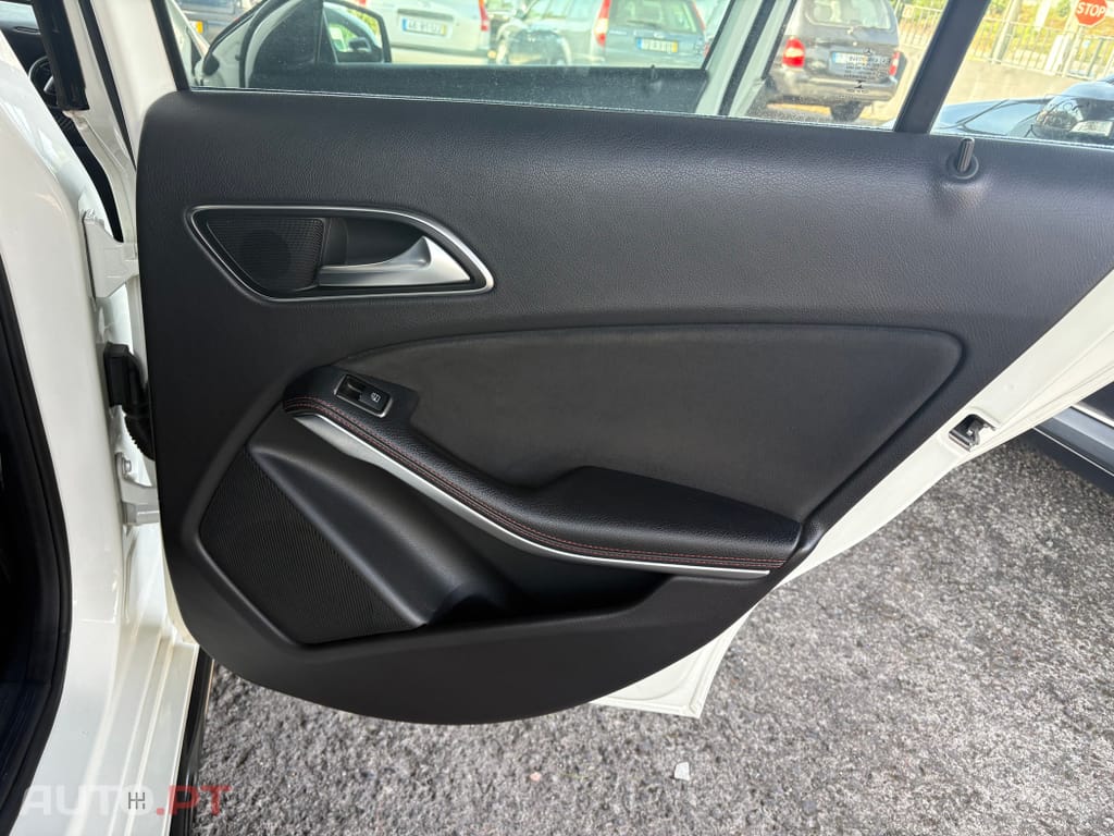 Mercedes-Benz A 180 d AMG Line