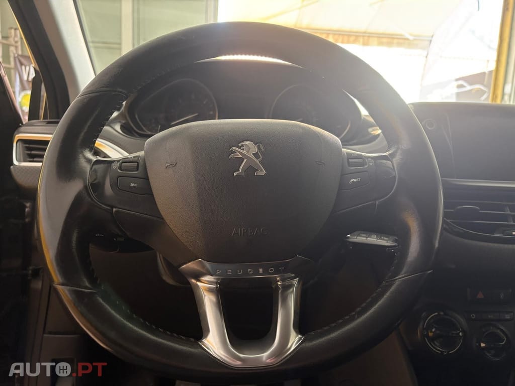 Peugeot 208 1.6 BlueHDi Style