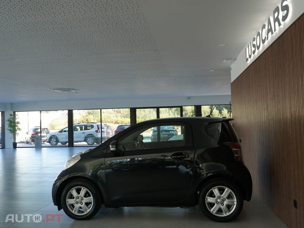 Toyota iQ 1.0 VVT-i 2 MultiDrive NAVI+Bluetooth