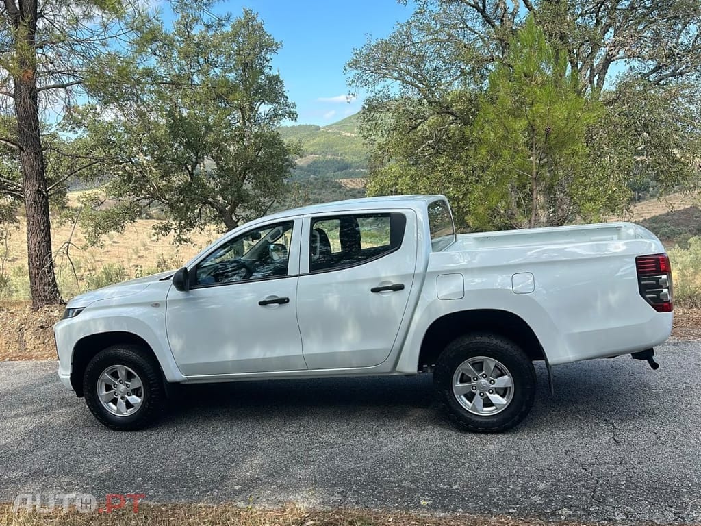 Mitsubishi L200 2.3 DI-D CD Invite 4WD